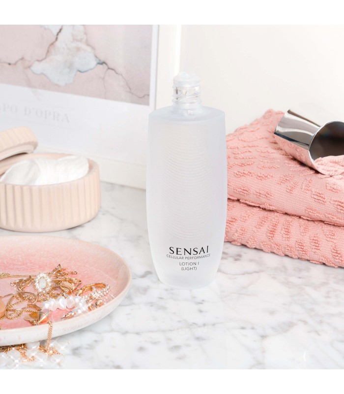 SENSAI CELLULAR PERFORMANCE lotion I light 125 ml